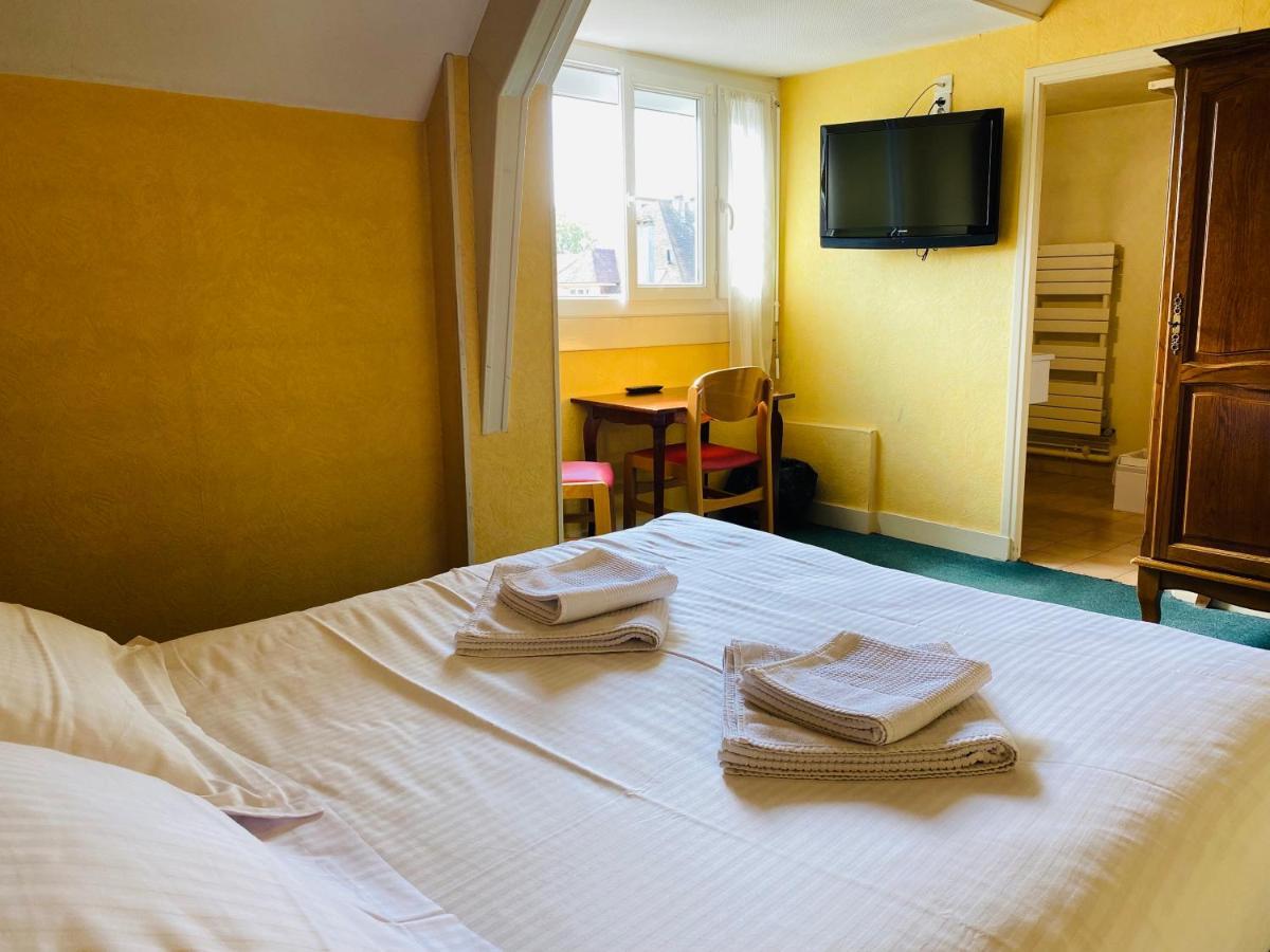Hotel De La Poste Falaise  Bagian luar foto