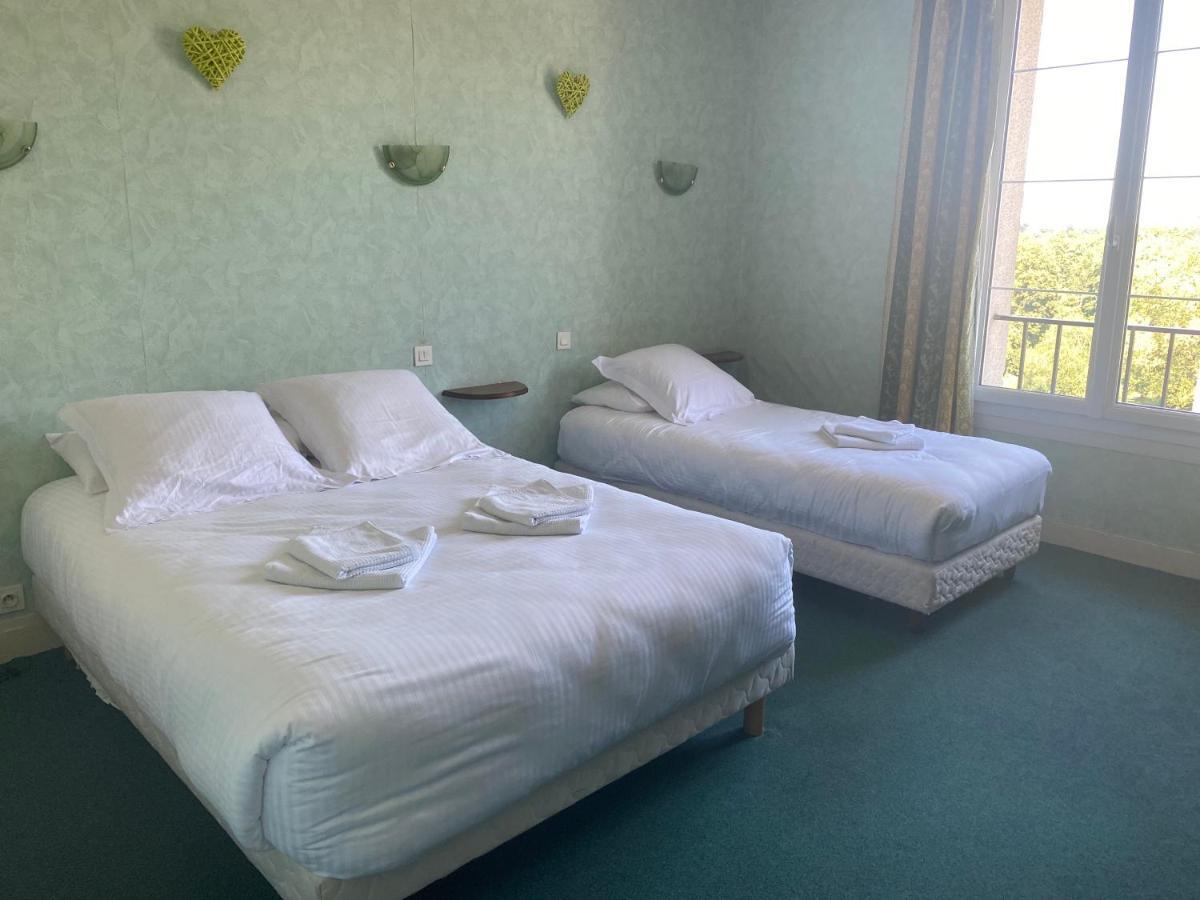 Hotel De La Poste Falaise  Bagian luar foto