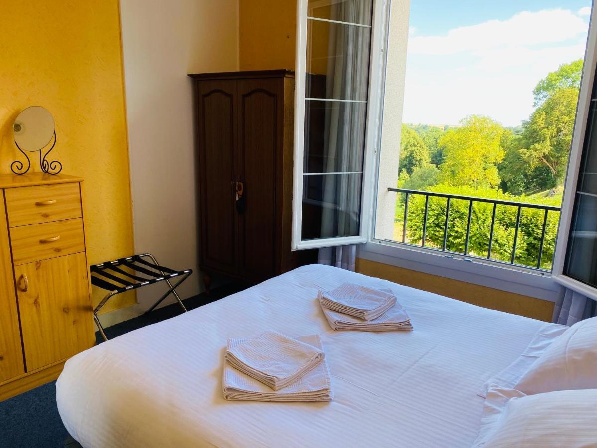 Hotel De La Poste Falaise  Bagian luar foto